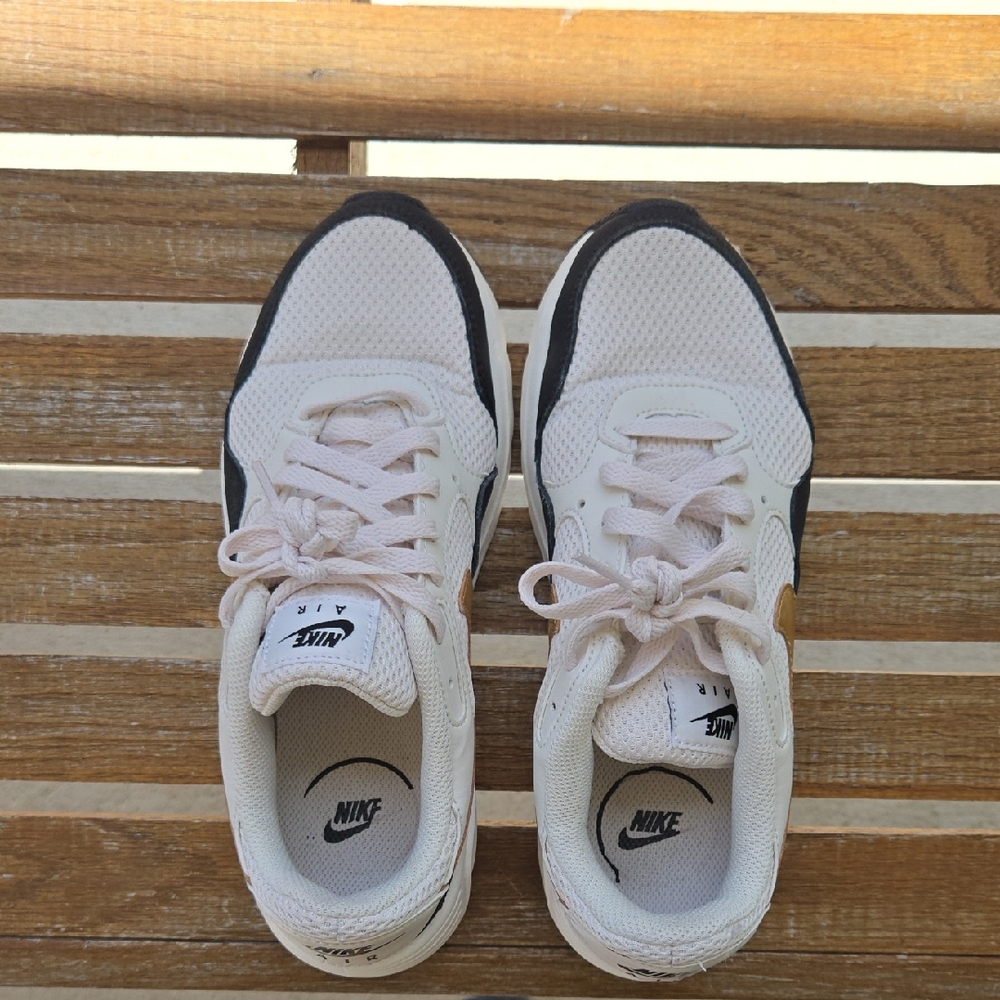 Nike Air White and Black Sneakers, Women's Size 7